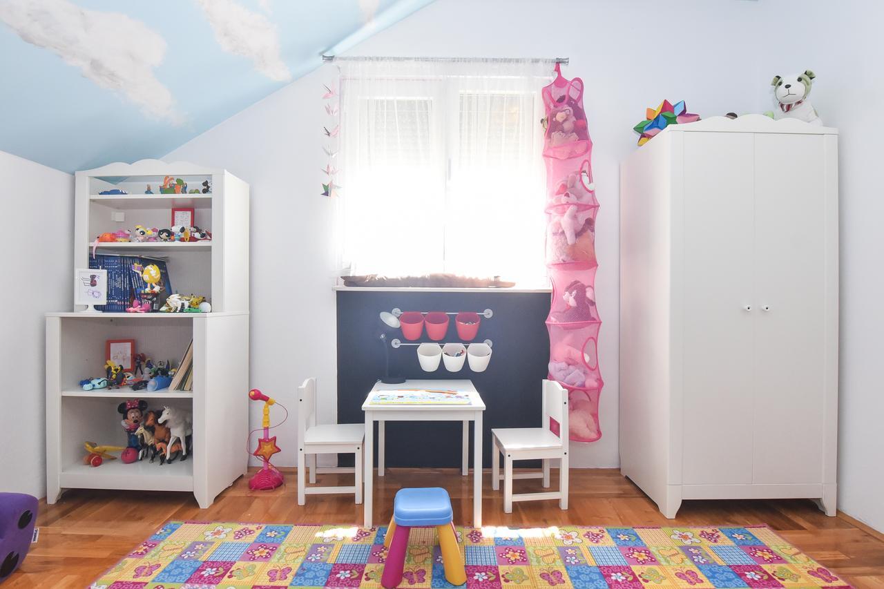 Apartment Larisa Gornji Karin Esterno foto